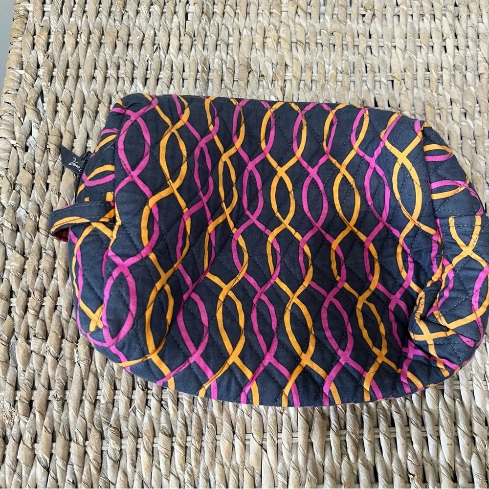 VERA BRADLEY‎ Woman's Floral Geometric Cosmetic Makeup Bag Orange Pink Gray.